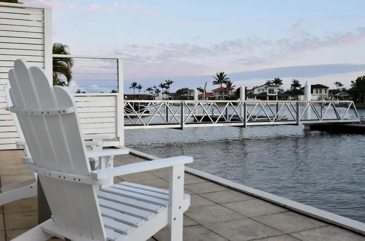 Luxury Mooloolaba Waterfront Retreat别墅